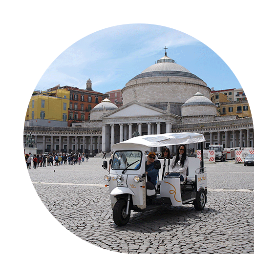 Tuk-in-Tour-Napoli-Piazza-del-Plebiscito