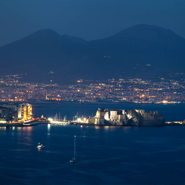 Tuk in Tour Napoli di notte